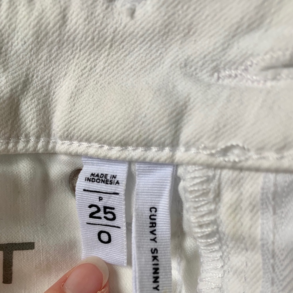 White LOFT skinny jeans - Picture 5 of 5
